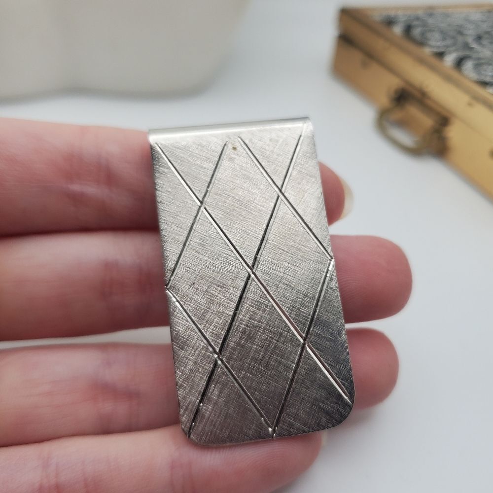 Silver tone luxe money clip 💰